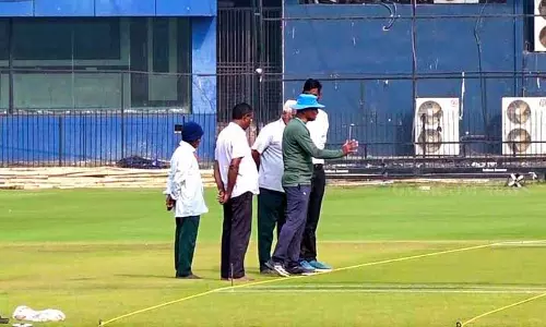 Cuttack: भारत-दक्षिण अफ्रीका टी20 मैच के नज़दीक क्यूरेटर ने पिचों का निरीक्षण किया
