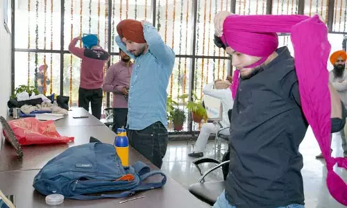 Ludhiana वेट यूनिवर्सिटी यूथ फेस्टिवल में पगड़ी बांधने और लंबी गुट्ट प्रतियोगिताओं का आयोजन Ludhiana वेट यूनिवर्सिटी यूथ फेस्टिवल में पगड़ी बांधने और लंबी गुट्ट प्रतियोगिताओं का आयोजन