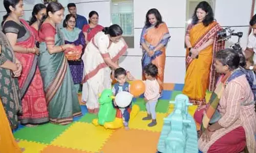 Bhubaneswar परिदा ने खारवेल भवन में क्रेच का उद्घाटन किया Bhubaneswar परिदा ने खारवेल भवन में क्रेच का उद्घाटन किया
