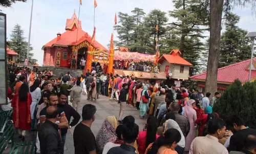 Jakhu Temple Trust ने गर्भगृह के चारों ओर चांदी की नक्काशी की योजना को मंजूरी दी Jakhu Temple Trust ने गर्भगृह के चारों ओर चांदी की नक्काशी की योजना को मंजूरी दी