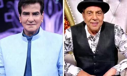 Indian Idol 16 में धर्मेंद्र को ट्रिब्यूट देते हुए जीतेंद्र इमोशनल हो गए Indian Idol 16 में धर्मेंद्र को ट्रिब्यूट देते हुए जीतेंद्र इमोशनल हो गए