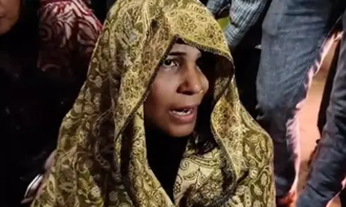 यूपी के हाथरस में BLO की मौत, परिवार बोला—काम का बोझ बना वजह यूपी के हाथरस में BLO की मौत, परिवार बोला—काम का बोझ बना वजह