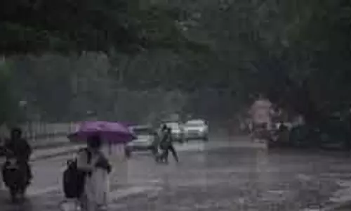 डीप डिप्रेशन कमजोर हुआ: Chennai शहर में बारिश जारी