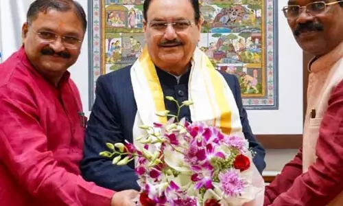 सांसद पांडेय ने मुलाकात कर भाजपा राष्ट्रीय अध्यक्ष जेपी नड्डा को जन्मदिन की बधाई दी