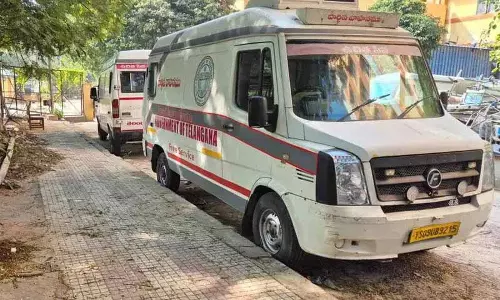 Telangana की फ्री शव वाहन सेवा गाड़ियों की कमी और खराब कामकाजी हालात की वजह से ठप
