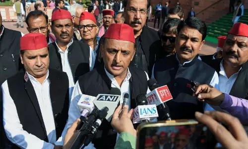 संचार साथी ऐप पर अखिलेश का हमला