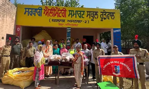 GNDU के वॉलंटियर्स बाढ़ प्रभावित बॉर्डर इलाकों में राहत कार्यों में मदद कर रहे