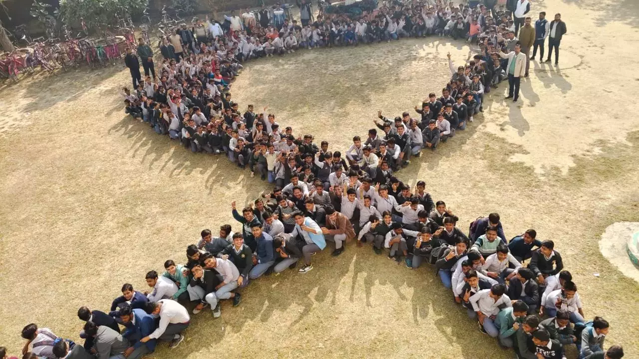 Mirganj: छात्र-छात्राओं ने एड्स के प्रति संदेश दिया Mirganj: छात्र-छात्राओं ने एड्स के प्रति संदेश दिया