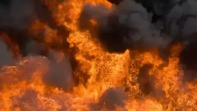 Bareilly: आग लगने से पुराने बस अड्डे के पास हड़कंप Bareilly: आग लगने से पुराने बस अड्डे के पास हड़कंप