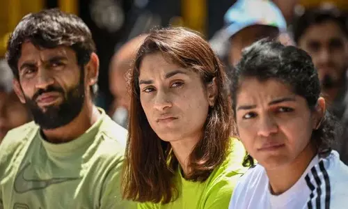 पहलवानों को झटका.. दिल्ली High Court ने याचिकाएं खारिज कीं पहलवानों को झटका.. दिल्ली High Court ने याचिकाएं खारिज कीं