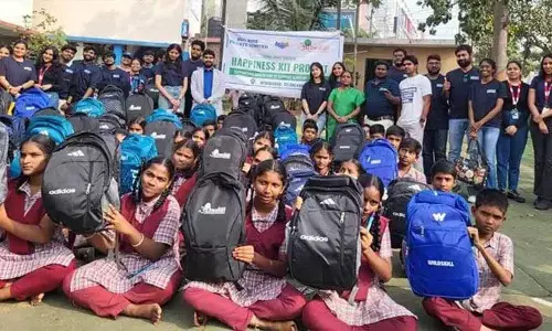Aahwan Foundation ने वंचित बच्चों की मदद के लिए ‘हैप्पीनेस किट प्रोग्राम’ शुरू किया Aahwan Foundation ने वंचित बच्चों की मदद के लिए ‘हैप्पीनेस किट प्रोग्राम’ शुरू किया