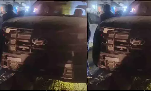 Ballia: अंबिका चौधरी बाल-बाल बचे, कार डिवाइडर से टकराई Ballia: अंबिका चौधरी बाल-बाल बचे, कार डिवाइडर से टकराई