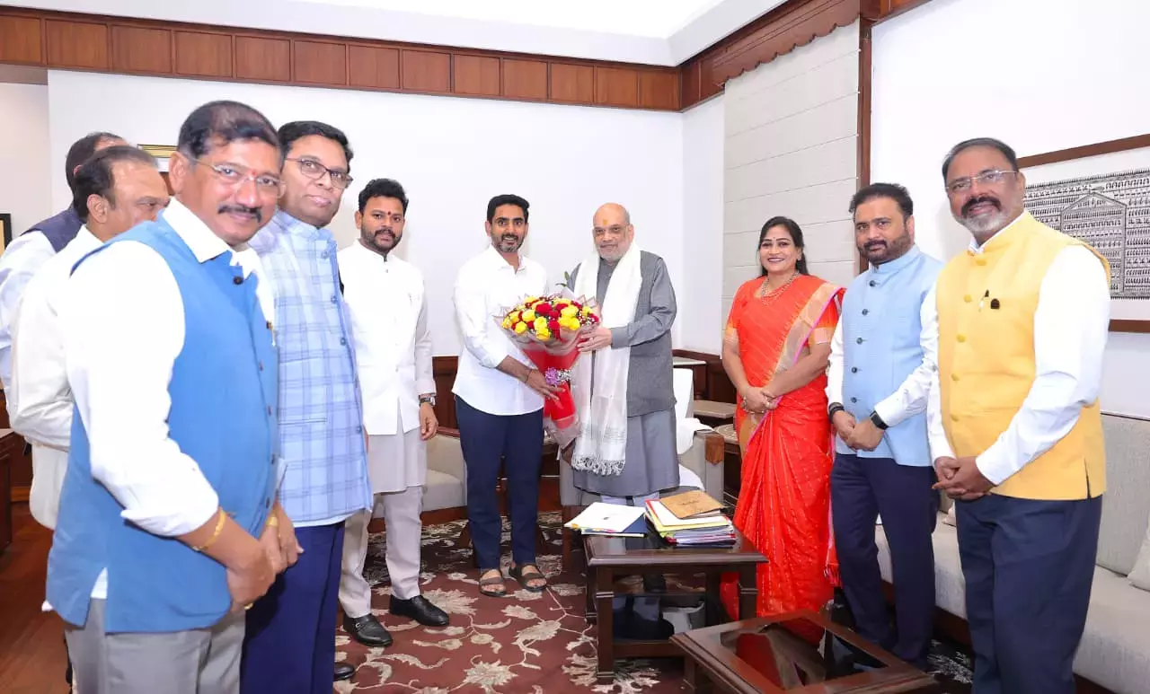 Nara लोकेश ने अमित शाह से मुलाकात की चक्रवात मोन्था से हुए नुकसान के लिए राहत मांगी Nara लोकेश ने अमित शाह से मुलाकात की चक्रवात मोन्था से हुए नुकसान के लिए राहत मांगी
