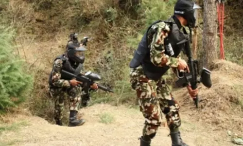 नियंत्रण रेखा पर भारतीय सेना अलर्ट नियंत्रण रेखा पर भारतीय सेना अलर्ट