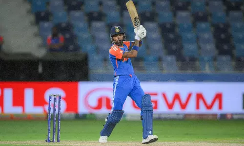 हार्दिक ने SMAT में वापसी करते हुए नाबाद 77 रन बनाकर बड़ौदा को जीत दिलाई हार्दिक ने SMAT में वापसी करते हुए नाबाद 77 रन बनाकर बड़ौदा को जीत दिलाई