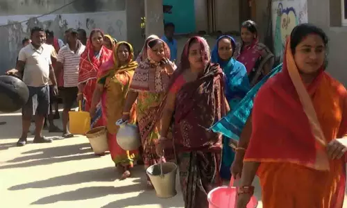 Cuttack में पीने का पानी लोगों की पहुंच से दूर Cuttack में पीने का पानी लोगों की पहुंच से दूर