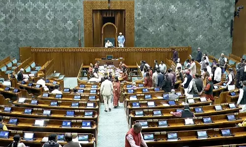 Lok Sabha की कार्यवाही दोबारा शुरू होने के पांच मिनट बाद ही दिन भर के लिए स्थगित कर दी गई।