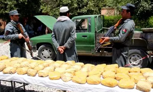 Afghan पुलिस ने 551 kg अवैध ड्रग्स ज़ब्त किए, दो तस्करों को गिरफ़्तार किया
