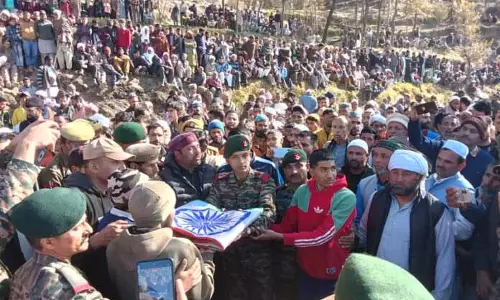 61 आरआर ने JCO तालिब हुसैन को श्रद्धांजलि दी