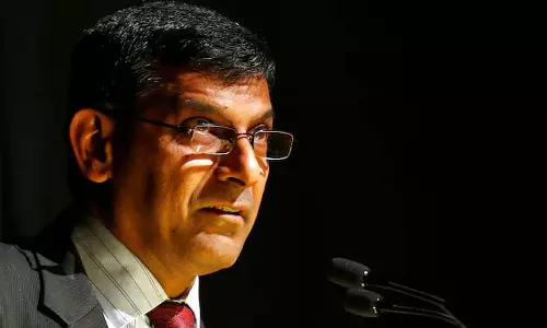 RBI के पूर्व गवर्नर राजन ने बढ़ते प्राइवेट क्रेडिट रिस्क की चेतावनी दी