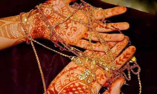 Bhiwandi: दहेज में बुलेट मोटरसाइकिल न लाने पर महिला को तीन तलाक दिया गया Bhiwandi: दहेज में बुलेट मोटरसाइकिल न लाने पर महिला को तीन तलाक दिया गया