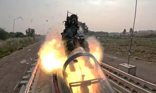 DRDO के सफल एस्केप सिस्टम हाई-स्पीड टेस्ट के साथ भारत ने इतिहास रचा DRDO के सफल एस्केप सिस्टम हाई-स्पीड टेस्ट के साथ भारत ने इतिहास रचा