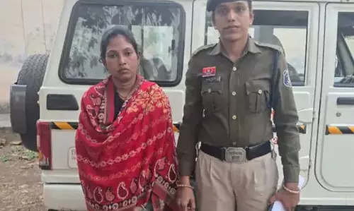 CG: सरकारी खातों से 26 लाख रुपए गबन, कनिष्ठ सचिवीय सहायक गिरफ्तार CG: सरकारी खातों से 26 लाख रुपए गबन, कनिष्ठ सचिवीय सहायक गिरफ्तार