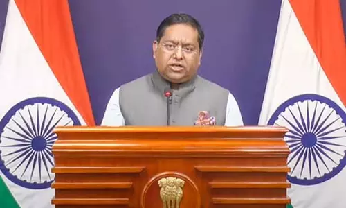 फिर बेनकाब हुआ पाकिस्तान, श्रीलंका राहत मिशन पर भारत ने निकाली फर्जी दावों की हवा फिर बेनकाब हुआ पाकिस्तान, श्रीलंका राहत मिशन पर भारत ने निकाली फर्जी दावों की हवा