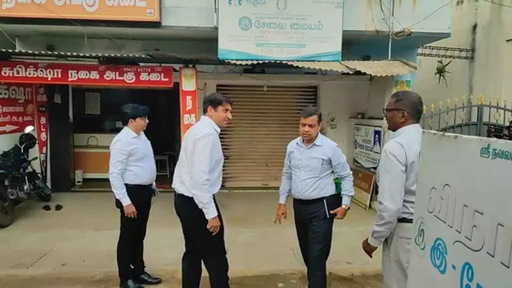 CBI के डीआईजी अतुलकुमार ठाकुर ने करूर वेलुचामिपुरम का निरीक्षण किया CBI के डीआईजी अतुलकुमार ठाकुर ने करूर वेलुचामिपुरम का निरीक्षण किया