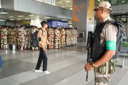 नकली फ्रेंच वीजा रैकेट का भंडाफोड़ नकली फ्रेंच वीजा रैकेट का भंडाफोड़