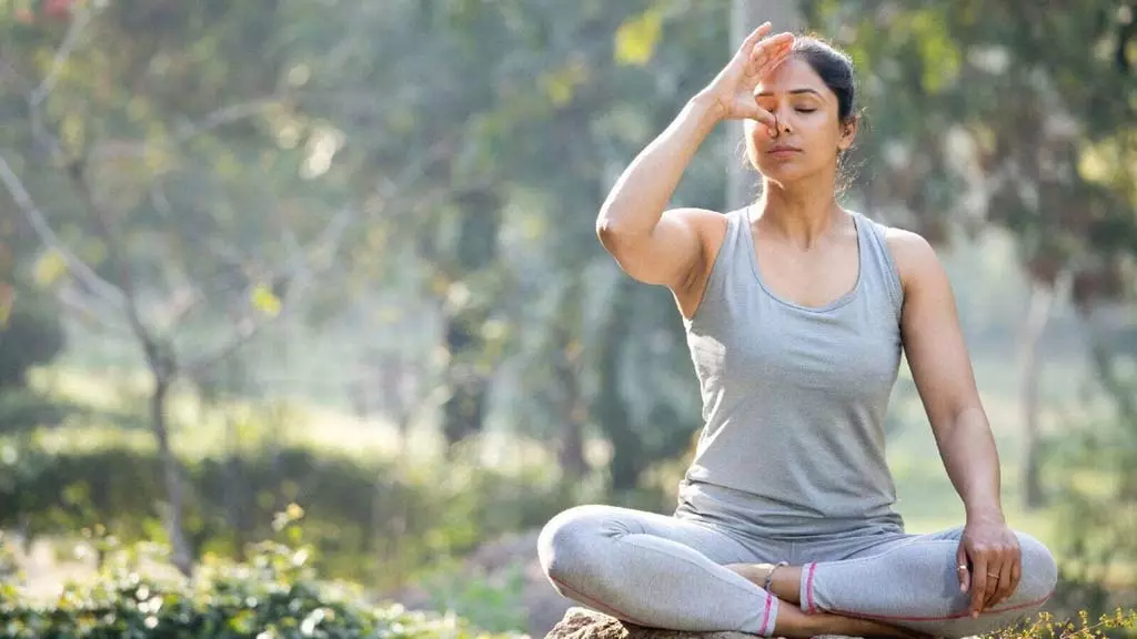 Yoga mistakes: गलत ढंग से योग करने के होते हैं ये बड़े नुकसान, आप भी जान लें Yoga mistakes: गलत ढंग से योग करने के होते हैं ये बड़े नुकसान, आप भी जान लें
