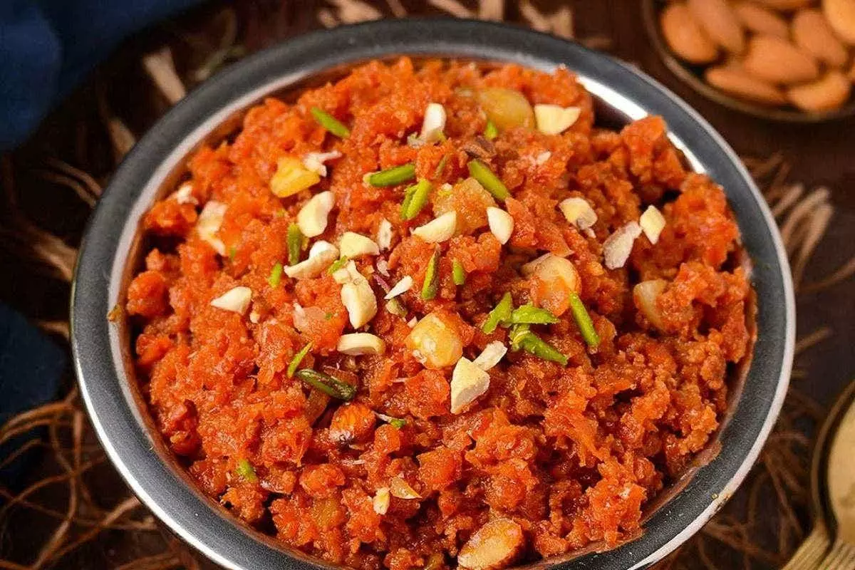 Gajar Ka Halwa :घर पर बनाएं परफेक्ट और रिच टेस्ट वाला गाजर का हलवा Gajar Ka Halwa :घर पर बनाएं परफेक्ट और रिच टेस्ट वाला गाजर का हलवा