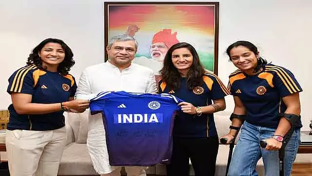 Womens World Cup Cricket : इंडियन रेलवे ने तीन चैंपियन को प्रमोट किया Womens World Cup Cricket : इंडियन रेलवे ने तीन चैंपियन को प्रमोट किया