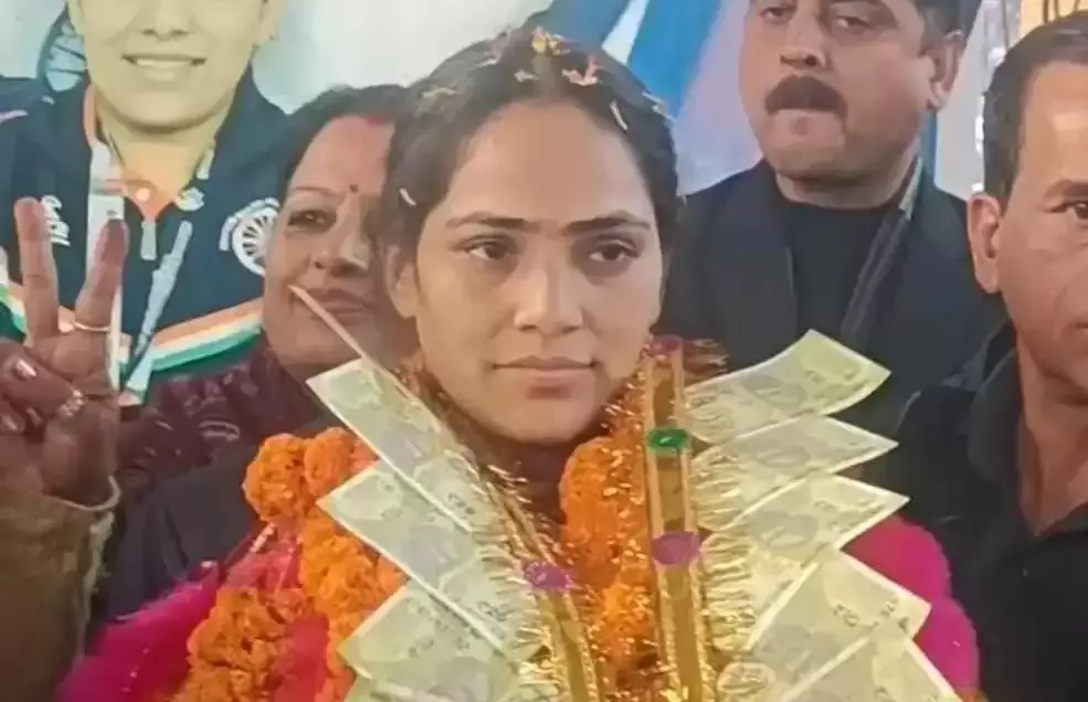 Mandi: जिला कबड्डी संघ ने किया भावना ठाकुर का भव्य स्वागत Mandi: जिला कबड्डी संघ ने किया भावना ठाकुर का भव्य स्वागत