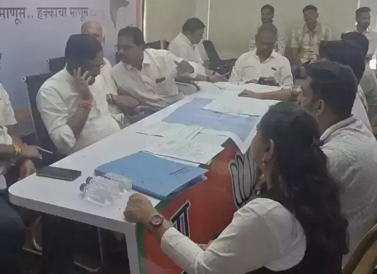 Mumbai: विधायक केलकर ने अवैध लॉजिंग पर कड़ा रुख दिखाया Mumbai: विधायक केलकर ने अवैध लॉजिंग पर कड़ा रुख दिखाया