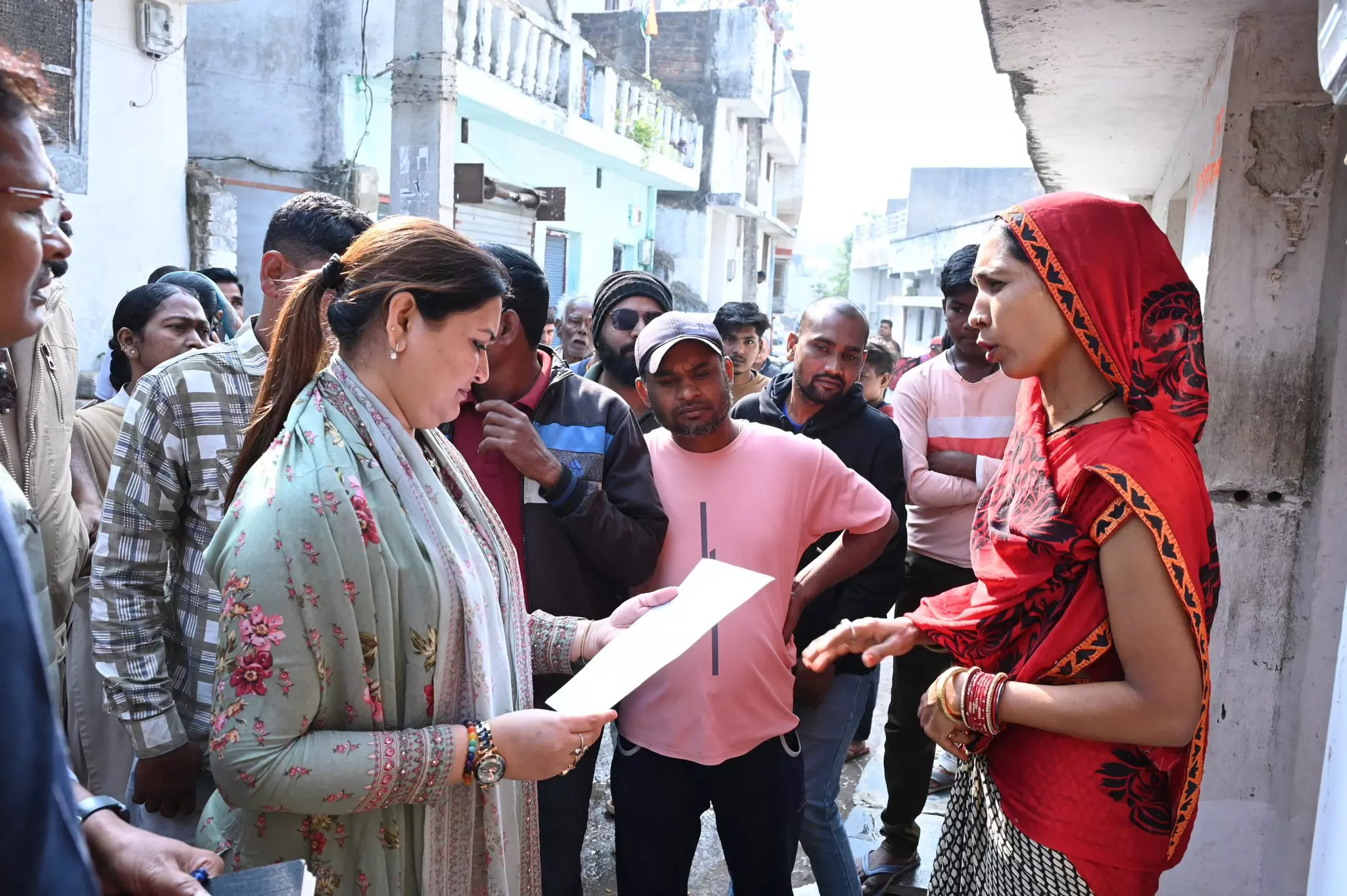 विधायक भावना बोहरा ने पंडरिया में किया जनसंपर्क अभियान विधायक भावना बोहरा ने पंडरिया में किया जनसंपर्क अभियान