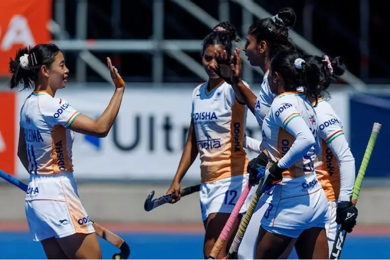 जूनियर महिला टीम की जबरदस्त फॉर्म, नामीबिया पूरी तरह धराशायी जूनियर महिला टीम की जबरदस्त फॉर्म, नामीबिया पूरी तरह धराशायी