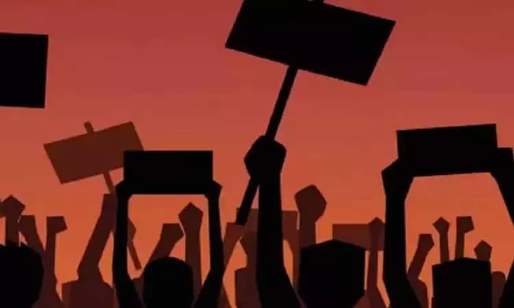 Trichy: स्ट्रीट वेंडर्स ने शिफ्टिंग ऑर्डर के खिलाफ विरोध प्रदर्शन किया Trichy: स्ट्रीट वेंडर्स ने शिफ्टिंग ऑर्डर के खिलाफ विरोध प्रदर्शन किया