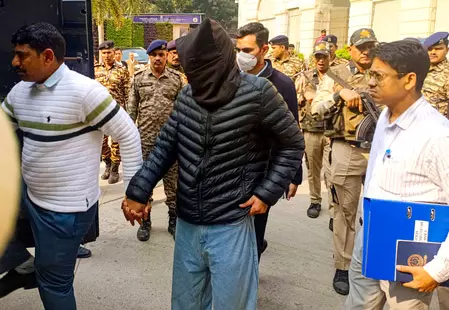 दिल्ली ब्लास्ट केस: आतंकी आमिर की एनआईए कस्टडी 7 दिन और बढ़ी दिल्ली ब्लास्ट केस: आतंकी आमिर की एनआईए कस्टडी 7 दिन और बढ़ी