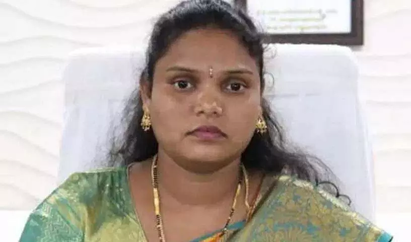 Nellore की मेयर श्रावंती के खिलाफ 18 दिसंबर को अविश्वास प्रस्ताव Nellore की मेयर श्रावंती के खिलाफ 18 दिसंबर को अविश्वास प्रस्ताव