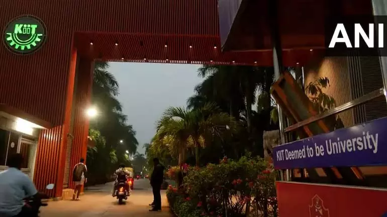 KIIT भुवनेश्वर के स्टूडेंट ने सुसाइड किया: मां ने छत्तीसगढ़ की लड़की पर हैरेसमेंट का आरोप लगाया KIIT भुवनेश्वर के स्टूडेंट ने सुसाइड किया: मां ने छत्तीसगढ़ की लड़की पर हैरेसमेंट का आरोप लगाया