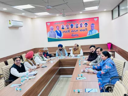 Punjab भाजपा ने कहा कि 2027 का विधानसभा चुनाव अकेले लड़ेंगे Punjab भाजपा ने कहा कि 2027 का विधानसभा चुनाव अकेले लड़ेंगे