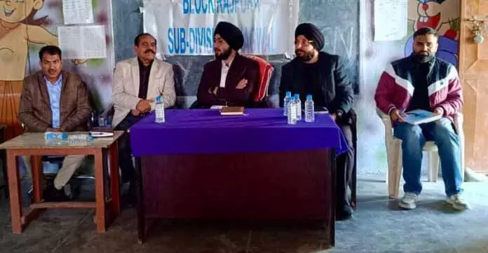 SDM Ghagwal ने अंतरराष्ट्रीय सीमा के पास के गांवों में शिकायत निवारण शिविर लगाए SDM Ghagwal ने अंतरराष्ट्रीय सीमा के पास के गांवों में शिकायत निवारण शिविर लगाए
