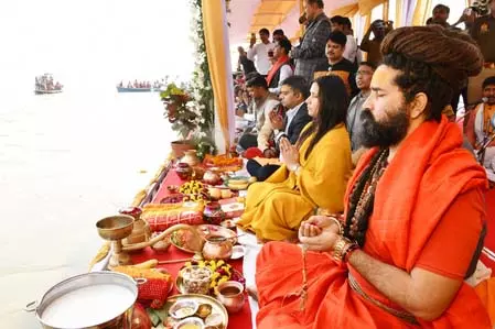 वार्षिक धार्मिक मेले का काउंटडाउन शुरू, त्रिवेणी की पवित्र धारा में सम्पन्न हुआ गंगा पूजन वार्षिक धार्मिक मेले का काउंटडाउन शुरू, त्रिवेणी की पवित्र धारा में सम्पन्न हुआ गंगा पूजन