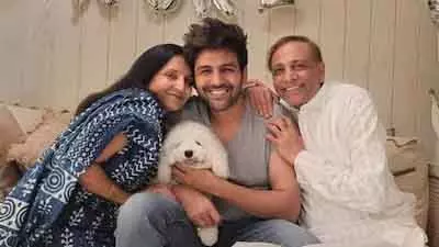 Kartik Aaryan के परिवार ने विले पार्ले में प्रीमियम ऑफिस यूनिट खरीदी Kartik Aaryan के परिवार ने विले पार्ले में प्रीमियम ऑफिस यूनिट खरीदी