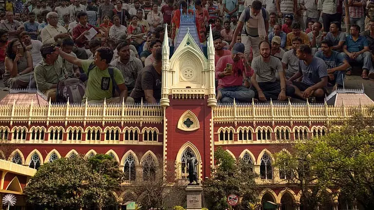 टीचर्स ने 32,000 Primary Job कैंसिलेशन पर डिवीजन बेंच से फैसला मांगा टीचर्स ने 32,000 Primary Job कैंसिलेशन पर डिवीजन बेंच से फैसला मांगा