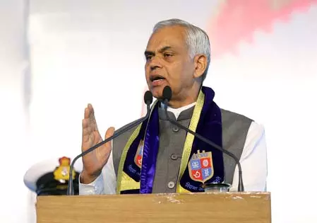 ‘लोकभवन’ सरकार और जनता के बीच का मजबूत सेतु: राज्यपाल आचार्य देवव्रत ‘लोकभवन’ सरकार और जनता के बीच का मजबूत सेतु: राज्यपाल आचार्य देवव्रत