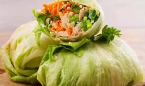 Patta Gobhi Wrap Momo: 10 मिनट में तैयार करें लो कैलरी वाली हेल्दी और चटपटे मोमो Patta Gobhi Wrap Momo: 10 मिनट में तैयार करें लो कैलरी वाली हेल्दी और चटपटे मोमो