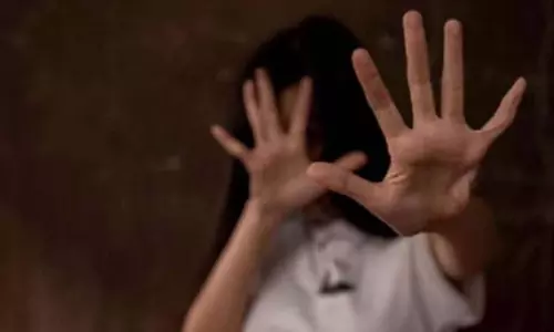 रिटायर्ड पुलिसकर्मी ने सोसायटी की लिफ्ट में की नाबालिग से छेड़छाड़, गिरफ्तार रिटायर्ड पुलिसकर्मी ने सोसायटी की लिफ्ट में की नाबालिग से छेड़छाड़, गिरफ्तार