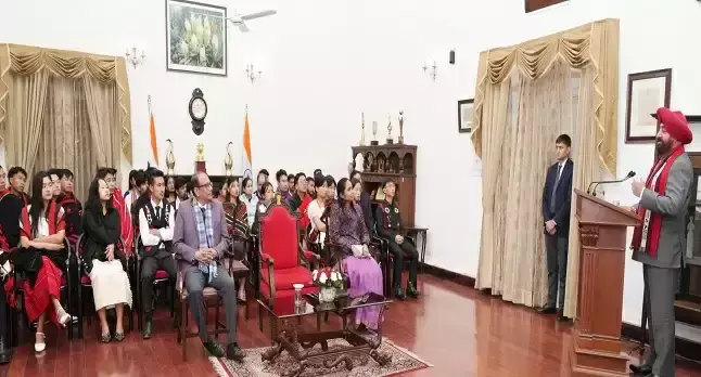 Dehradun: लोक भवन में मनाया गया असम-नागालैंड स्थापना दिवस Dehradun: लोक भवन में मनाया गया असम-नागालैंड स्थापना दिवस